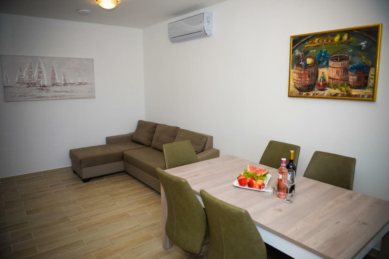 Apartment Markioli Povlja  Ngoại thất bức ảnh