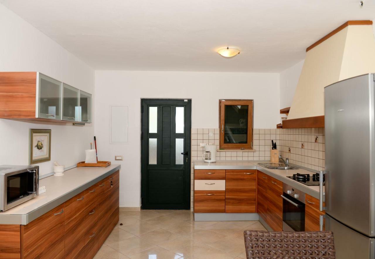 Apartment Markioli Povlja  Ngoại thất bức ảnh
