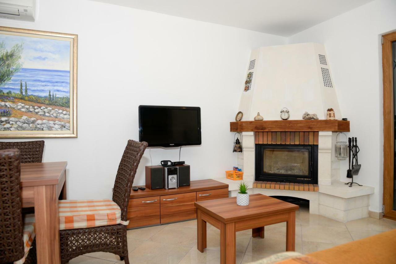 Apartment Markioli Povlja  Ngoại thất bức ảnh