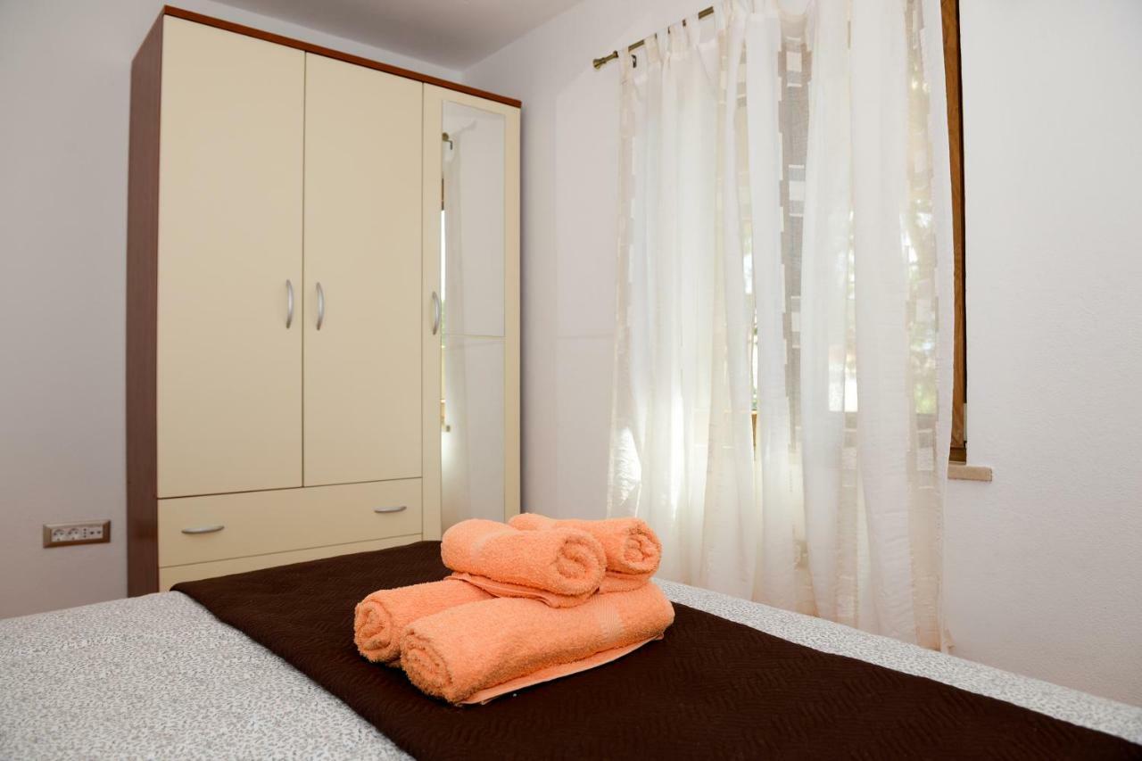 Apartment Markioli Povlja  Ngoại thất bức ảnh