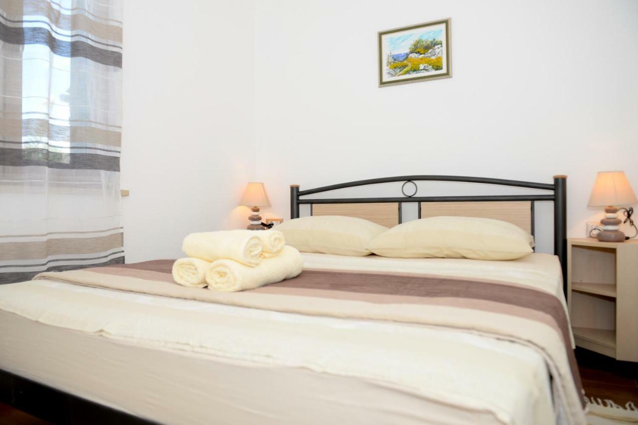 Apartment Markioli Povlja  Ngoại thất bức ảnh