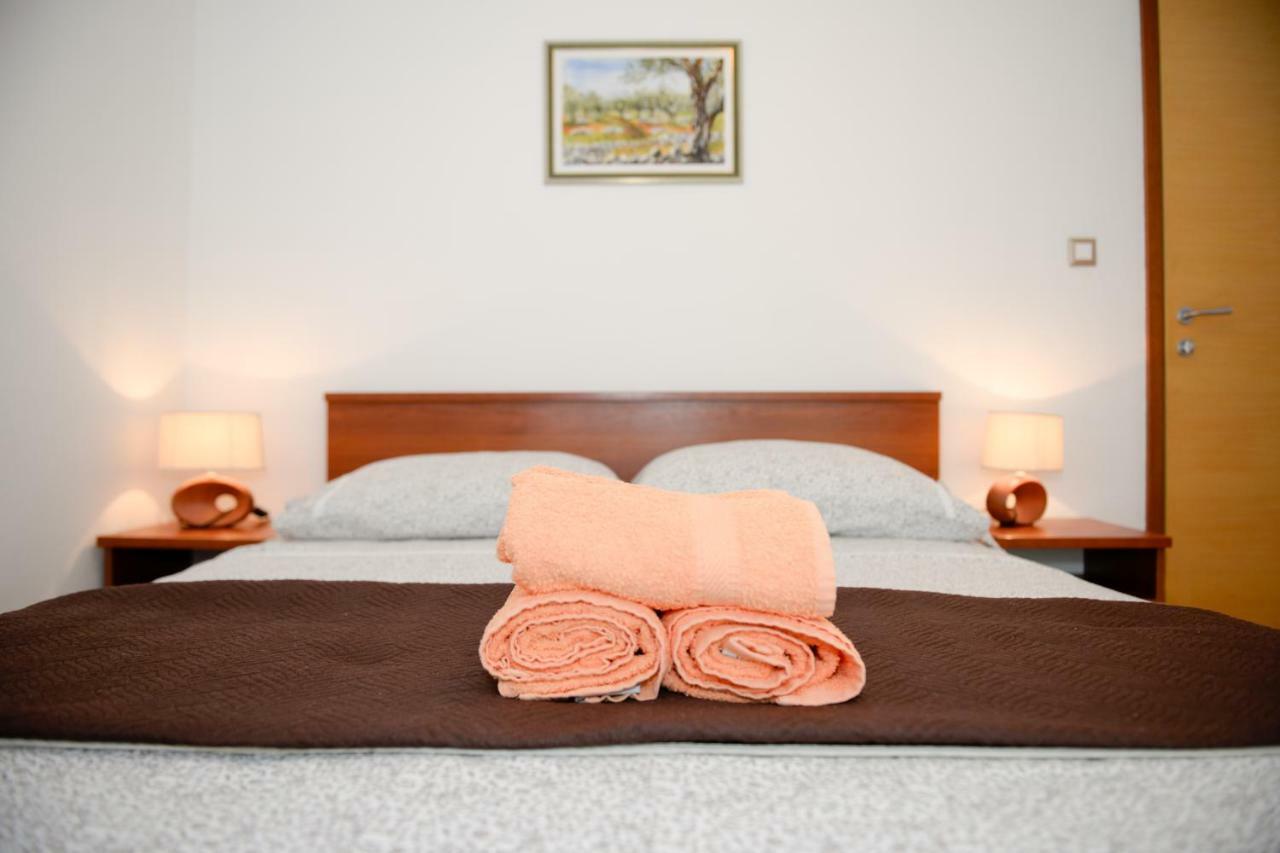 Apartment Markioli Povlja  Ngoại thất bức ảnh