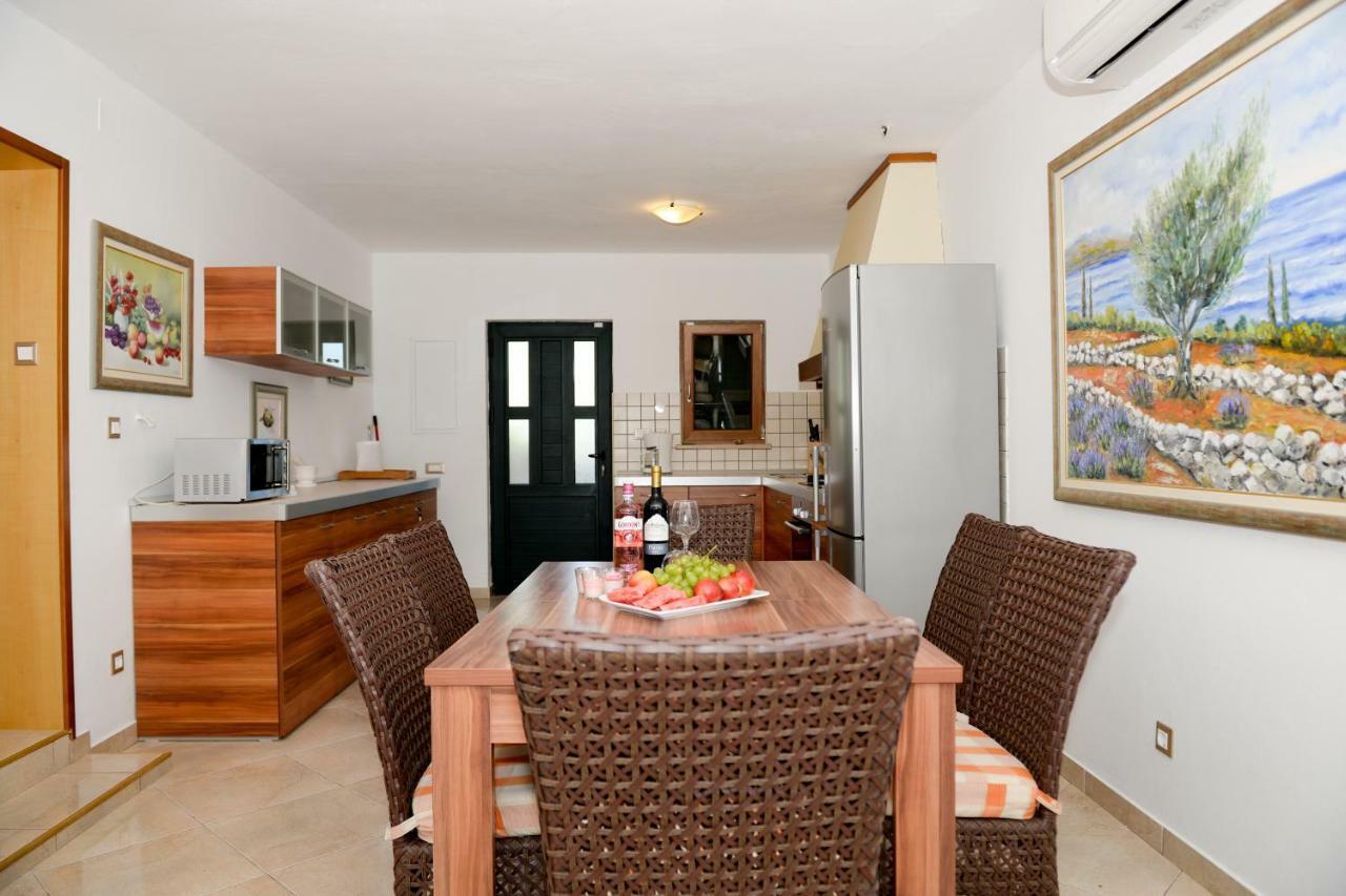 Apartment Markioli Povlja  Ngoại thất bức ảnh