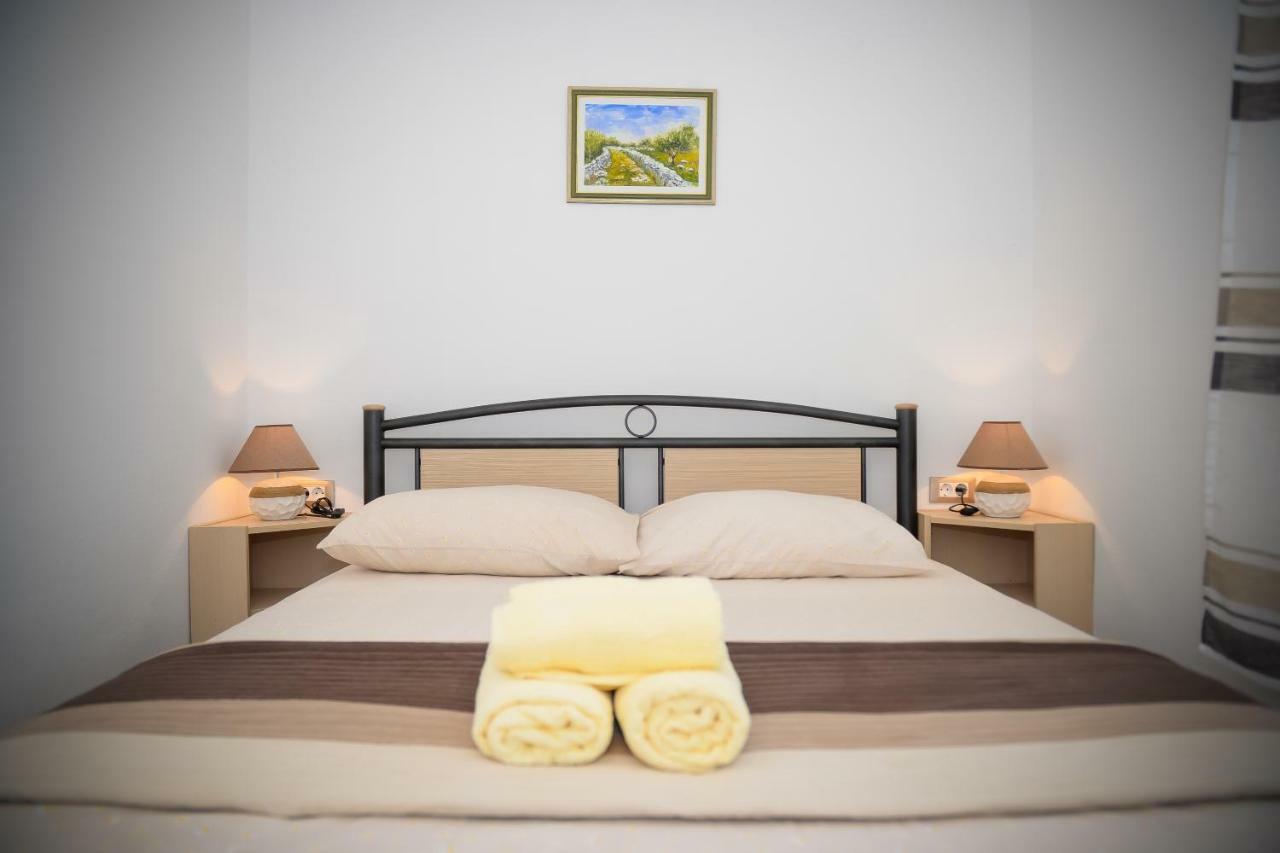 Apartment Markioli Povlja  Ngoại thất bức ảnh