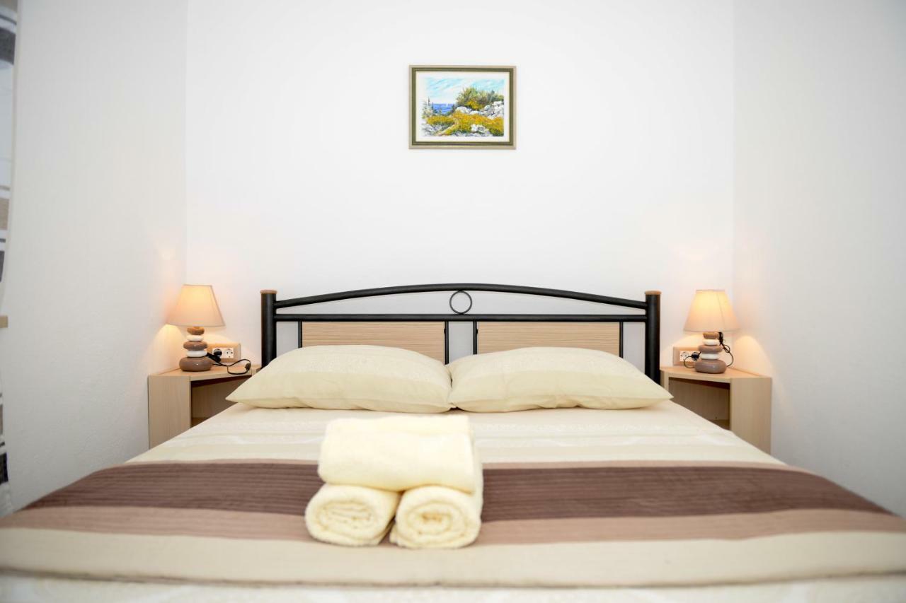 Apartment Markioli Povlja  Ngoại thất bức ảnh